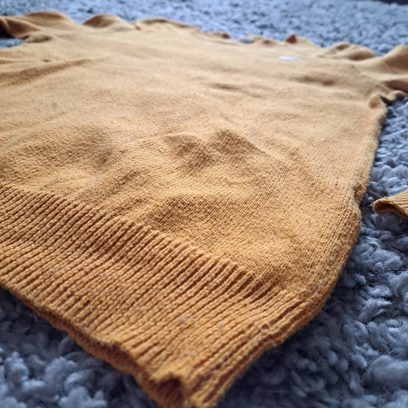 Hollister | Mustard yellow crew neck women's long sleeved sweater - Picture 9 of 11